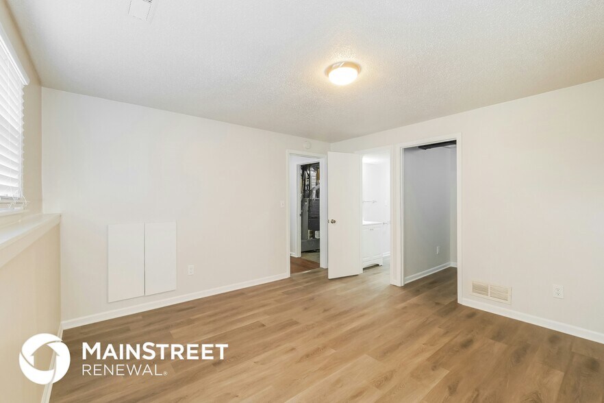 Building Photo - 11301 N Marsh Ave