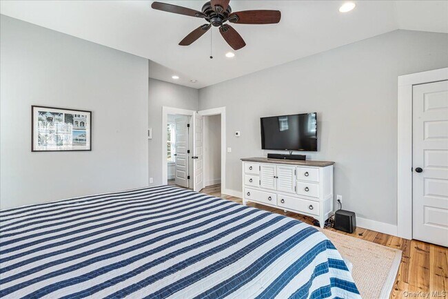 Building Photo - 60 Lilac Rd