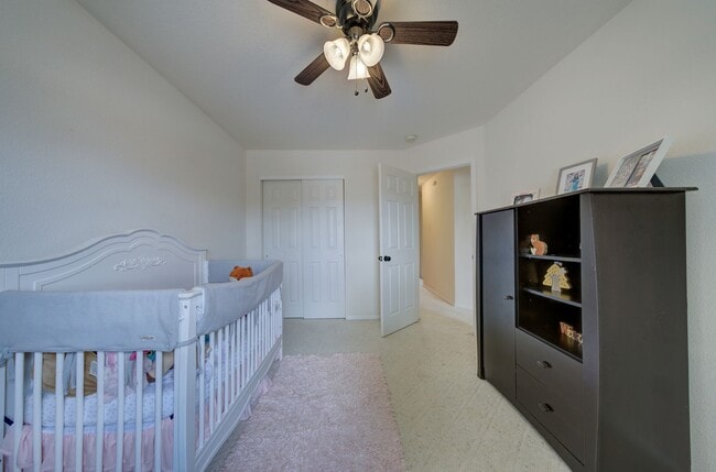 Building Photo - $2222 | 3BR/3BA | Pueblo West Gem!