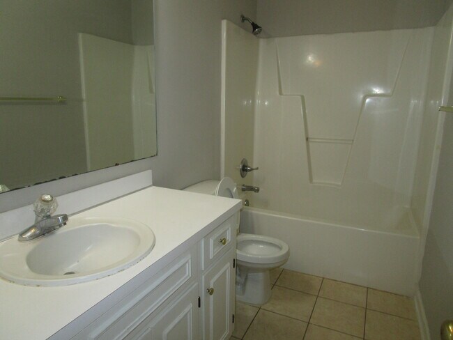 Building Photo - 885 Grimble Ct