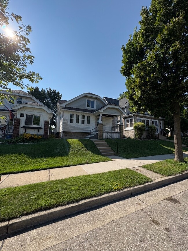 Primary Photo - 1219 S 50th St