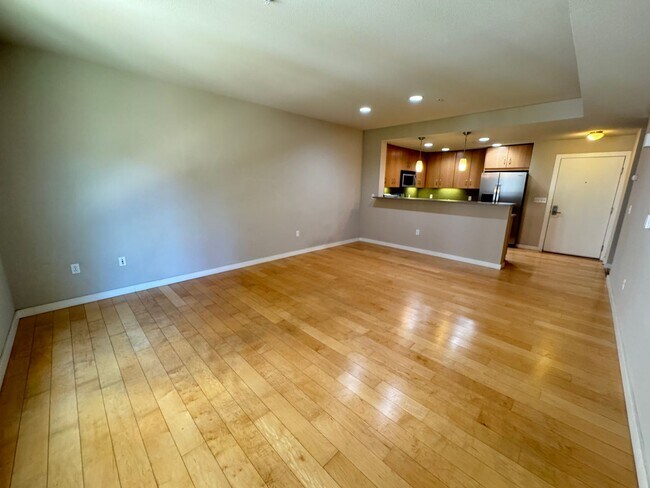 Building Photo - 1BED/1BATH CONDO AVAILABLE FOR RENT NEAR LAKE MERRIT IN  DOWNTOWN OAKLAND, CA!!!