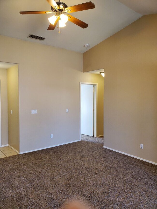 Building Photo - COMING SOON! 3 bedroom &2 bathroom House in Avondale!
