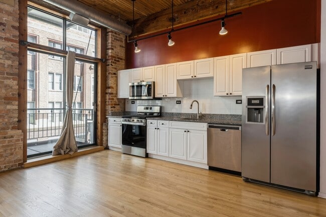 Building Photo - 1801 S Michigan Ave