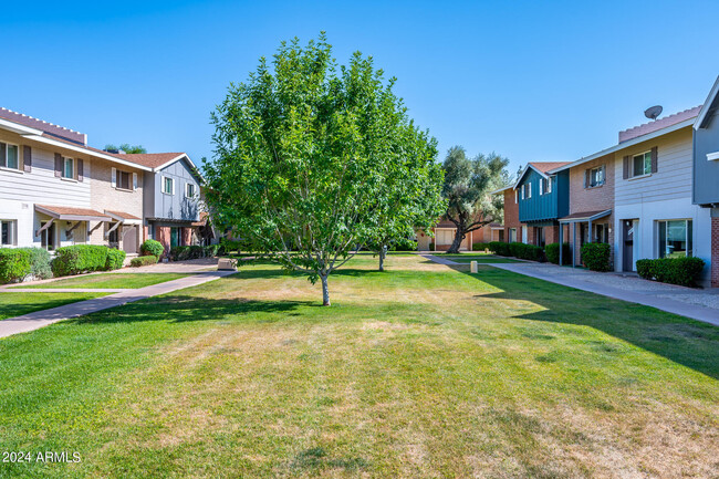 Building Photo - 6063 N Granite Reef Rd