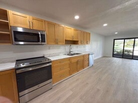 Building Photo - 9001 Jacaranda Ln