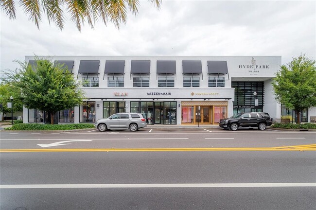 Building Photo - 762 S Village Cir
