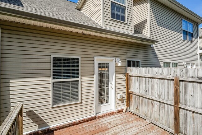 Building Photo - 542 Pippin Dr