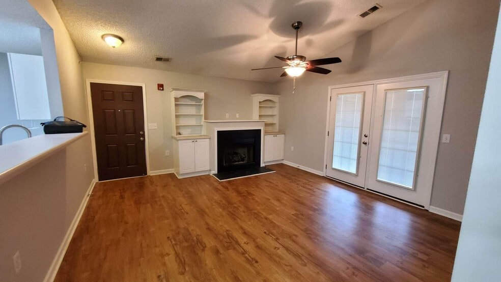 Living room - 121 McKenna Cir
