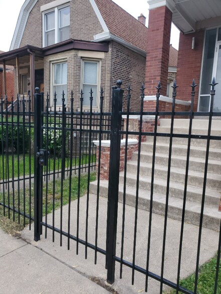 Building Photo - 6509 S Paulina St