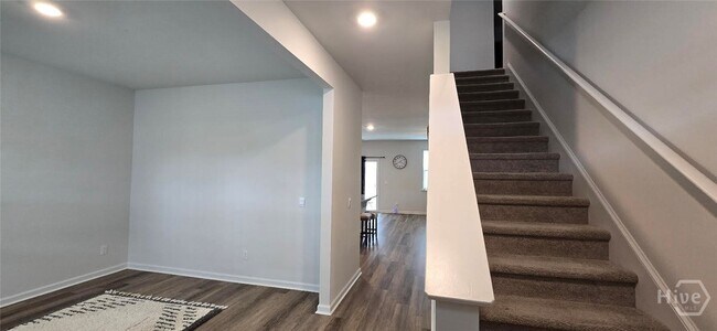 Building Photo - 141 Kraft Kove