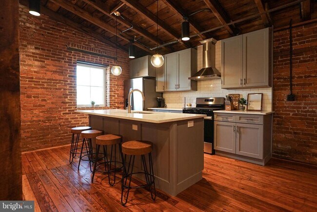 Building Photo - 437 W Grant St