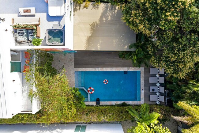 Building Photo - 1884 SW 17th St