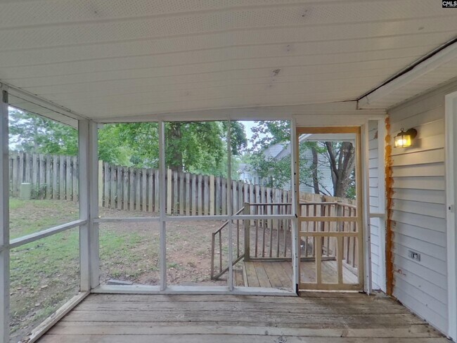 Building Photo - 204 Kemsing Rd