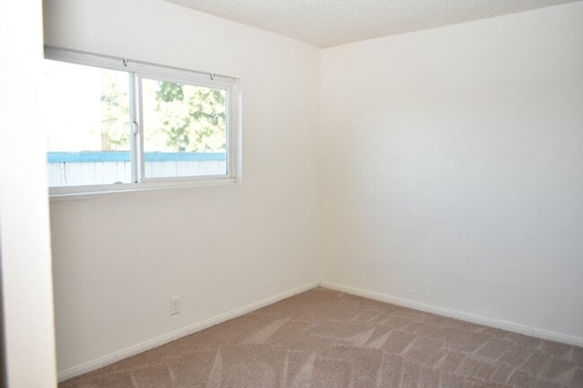 Building Photo - 3818-3820 Z STREET