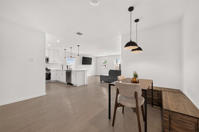 Building Photo - 6326 Linden Leaf Dr