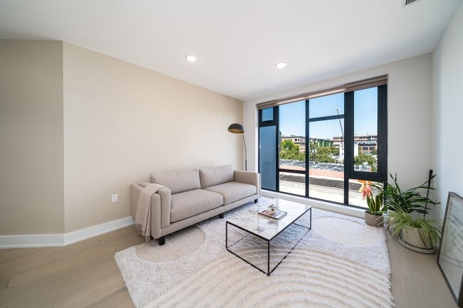 Building Photo - 338 Newark Ave