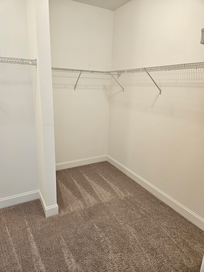 Building Photo - 212 Pine Is Ave