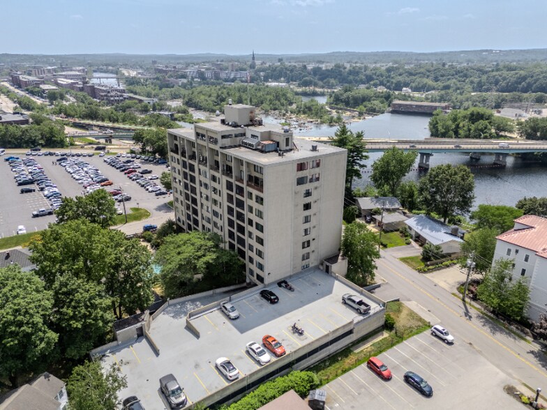 Building Photo - 55 River Rd