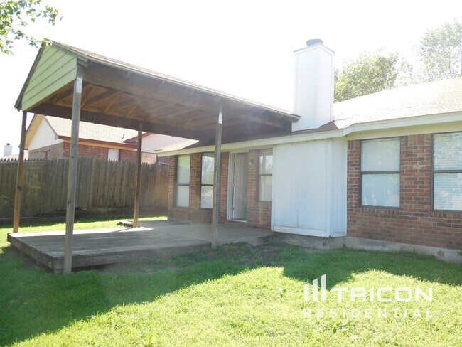 Building Photo - 817 Arcadia St