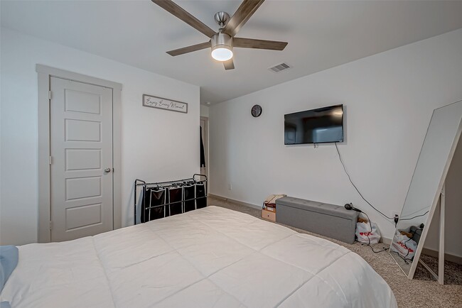 Building Photo - 6850 Amber Clf Ln