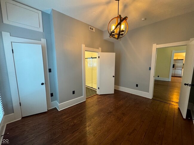 Building Photo - 449 Yandes St