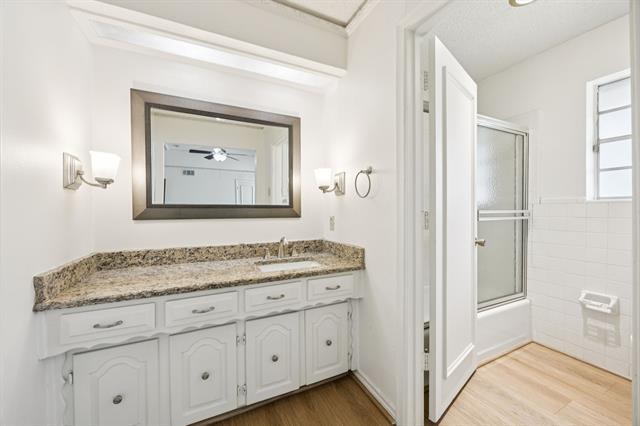 Building Photo - 7641 Dentcrest Dr