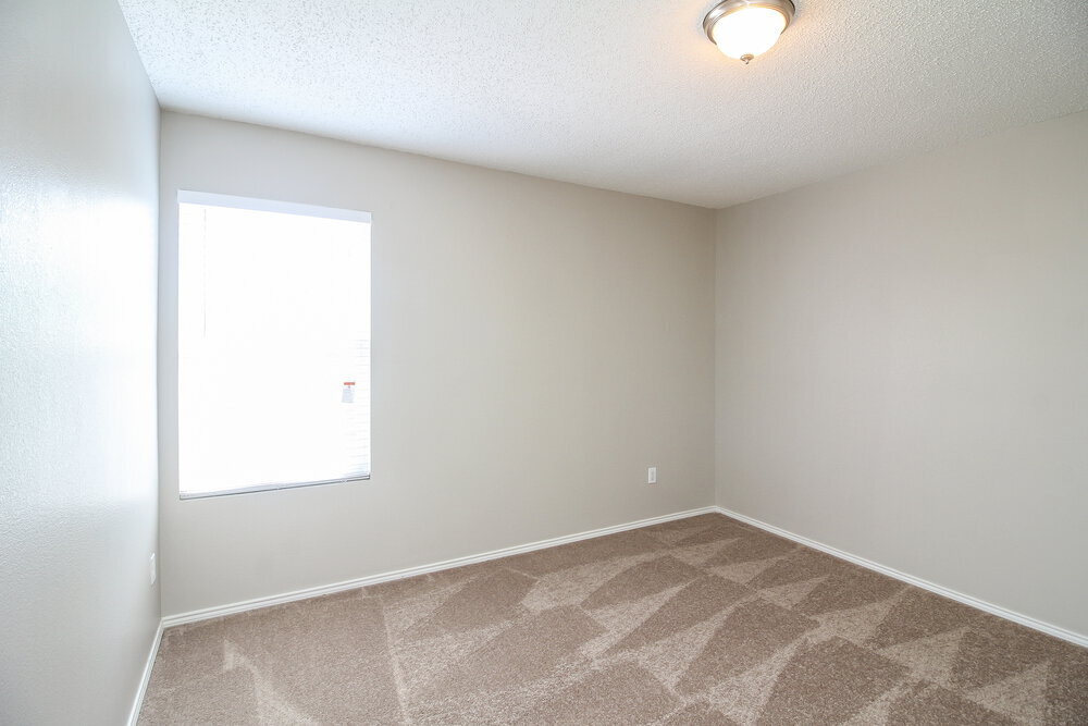 Building Photo - 8737 Hunters Point Way