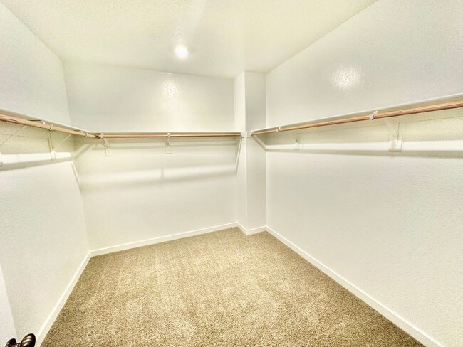 Building Photo - Newly-Built NextGen 5 bed 3.5 bath Lennar ...