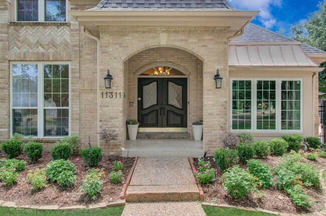 Building Photo - 11311 Chevy Chase Dr