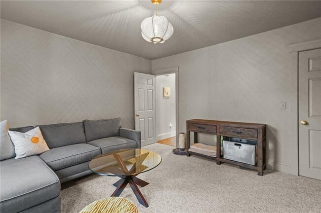 Building Photo - 80 Lakeshore Dr