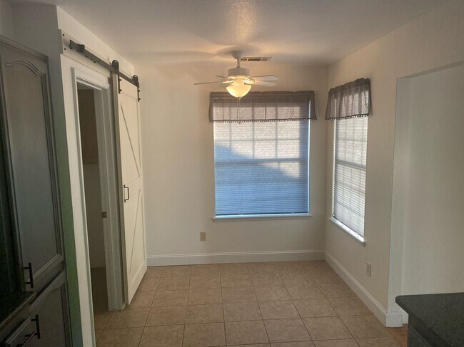 Building Photo - 407 Hoover Ave