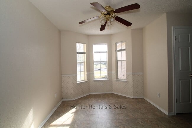 Building Photo - Southwest Killeen!