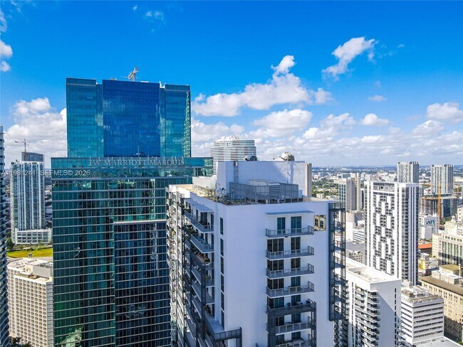 Building Photo - 300 S Biscayne Blvd