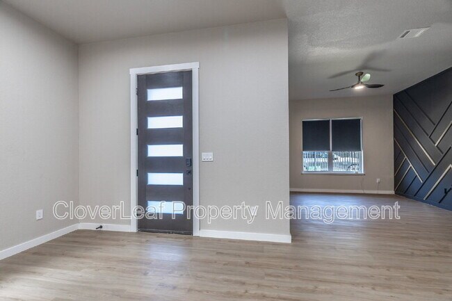 Building Photo - 414 Montana St