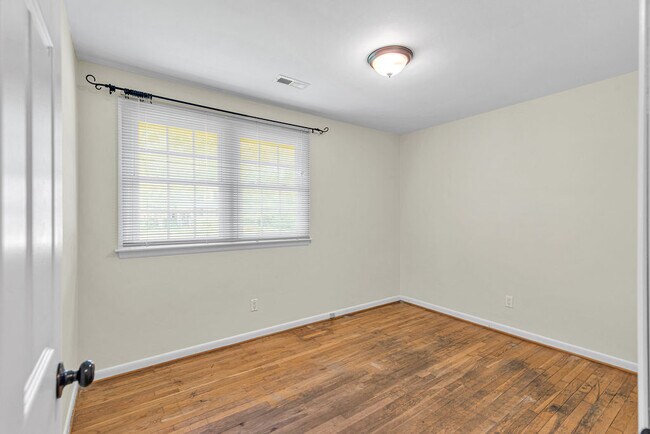 Building Photo - 707 Christine Ave