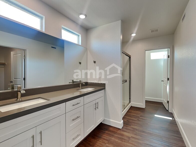 Building Photo - 8883 Carmine Cob Ave