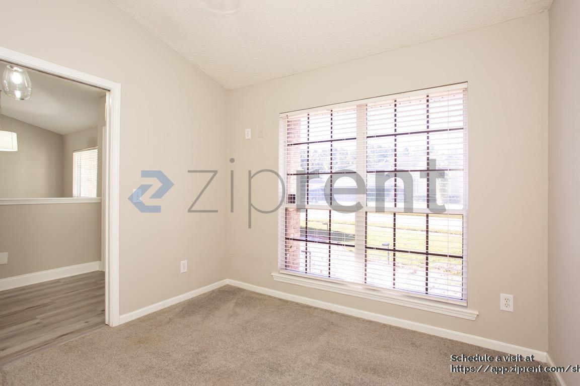 Building Photo - 4863 Frost Lake Dr