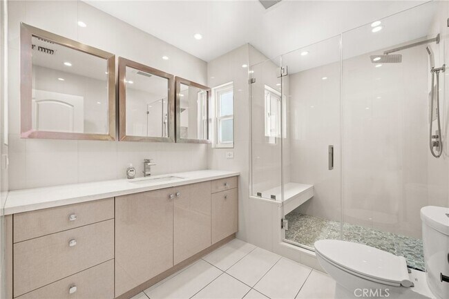 Building Photo - 4630 Cedros Ave