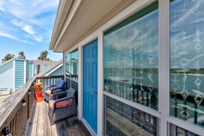 Building Photo - 15209 Leeward Dr