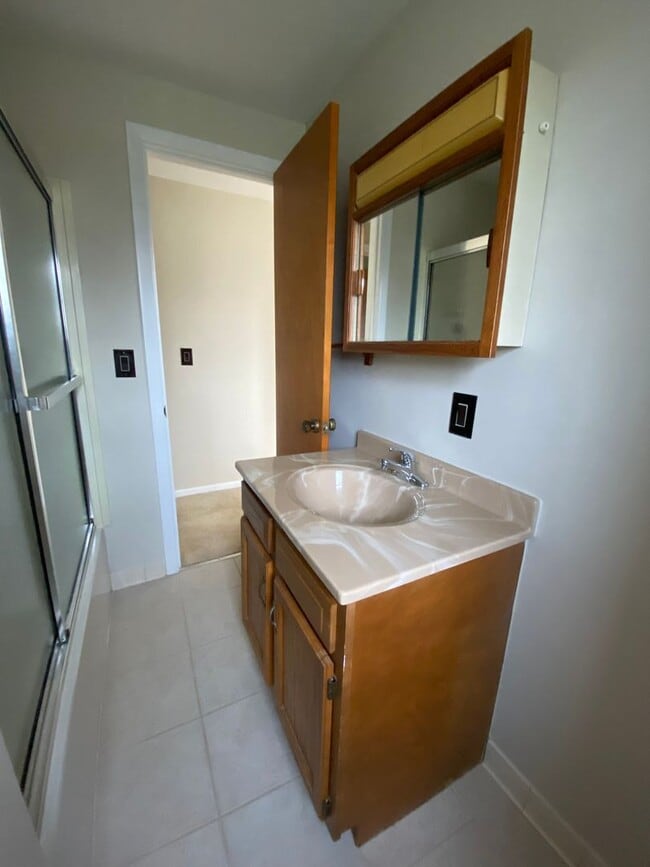 Building Photo - Ranch Style home for rent- Cicero!