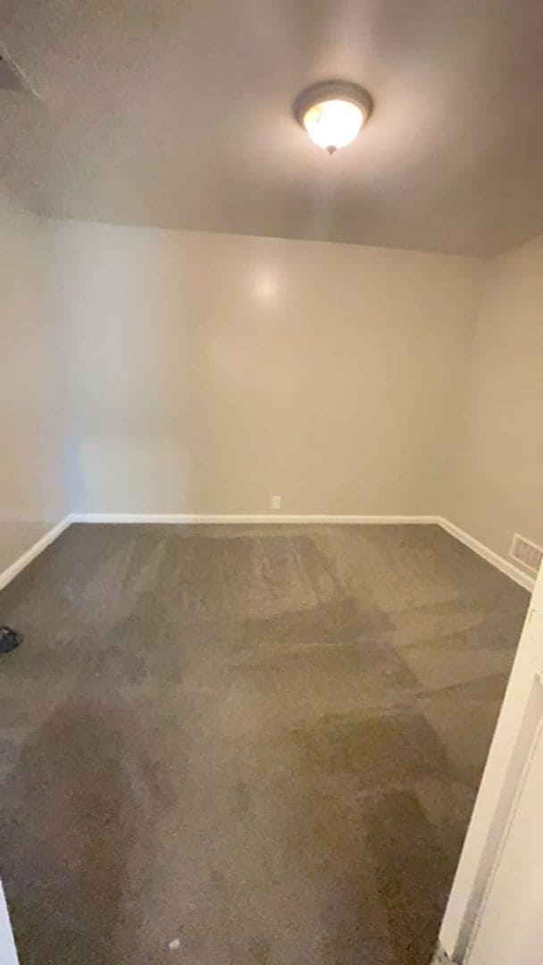 Building Photo - Spacious 2 Bedroom Home! Garage! Fenced in Backyard! Available Now!