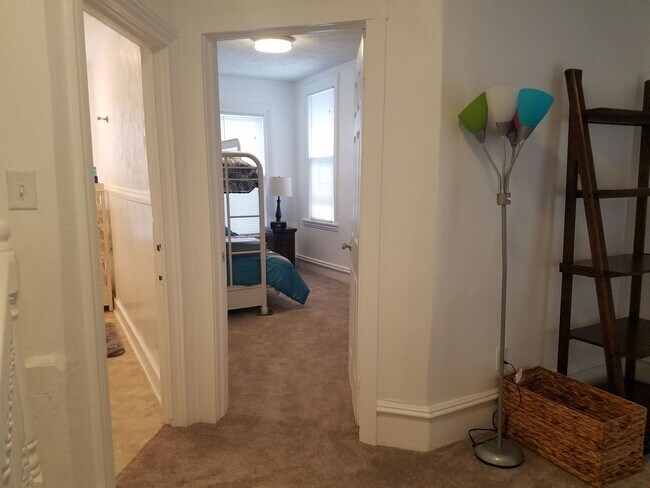 Building Photo - Downtown 2 Story Cottage Monthly Grand Rapids Rental