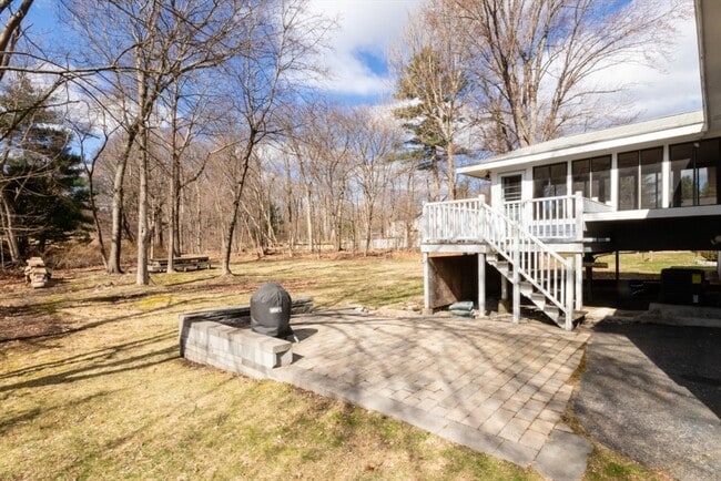 Building Photo - 22 Livoli Rd