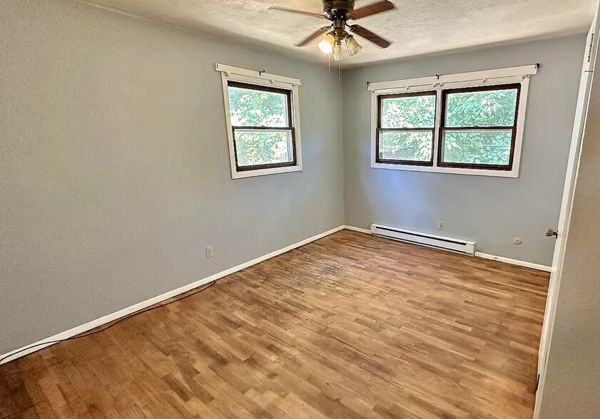 Building Photo - 3917 Reinhardt Dr