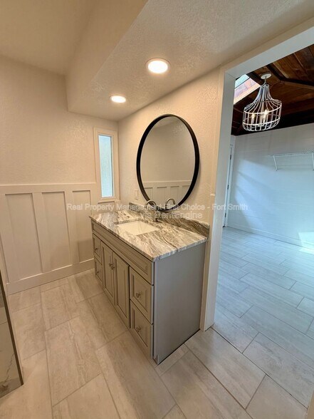 Building Photo - 10107 Old Mill Rd