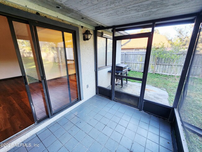 Building Photo - 4655 Trevi Dr