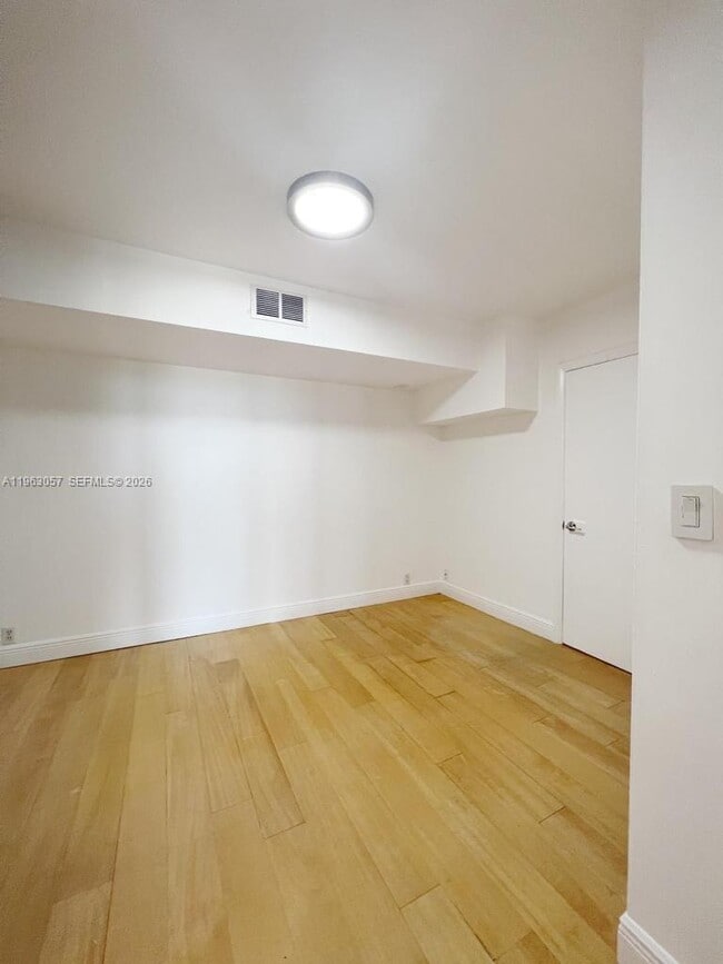 Building Photo - 1111 Crandon Blvd