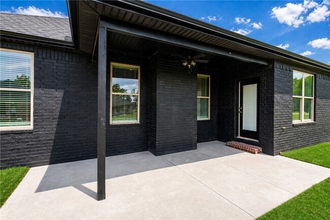 Building Photo - 2105 Chanae St