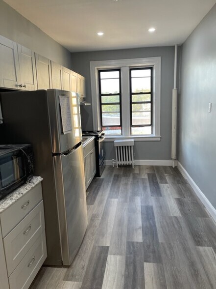 Building Photo - 901 Grand Ave